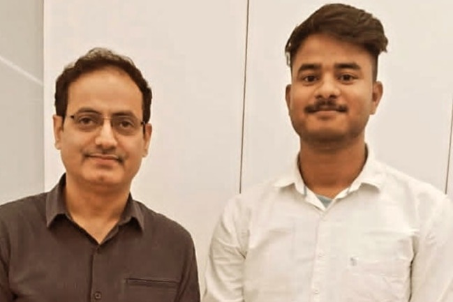 Jatin Singh conducting classroom teaching sessions